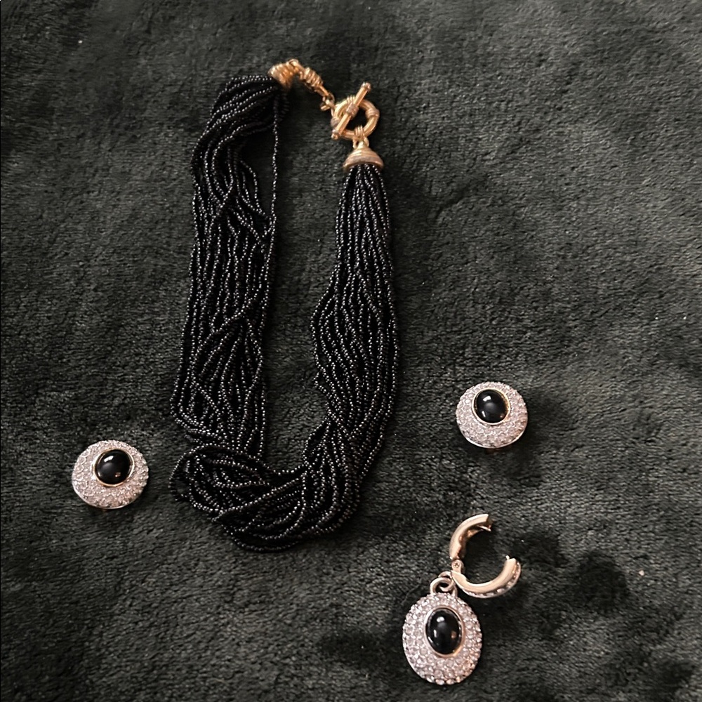 Elegant Black and Silver Jewelry Set